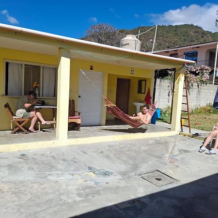 Hostal The Friends Panajachel Luaran gambar